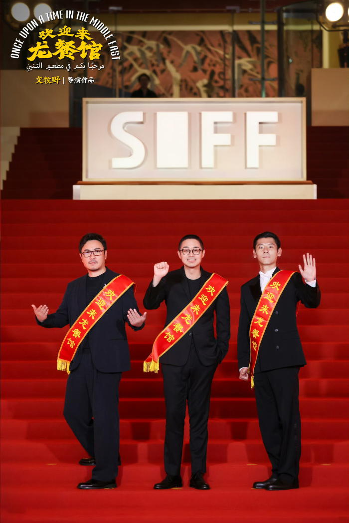 合影4(1).jpg